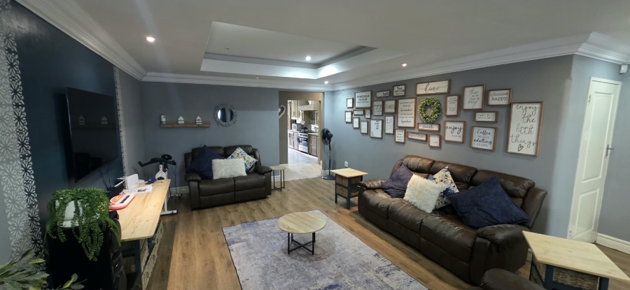 6 Bedroom Property for Sale in Parys Free State